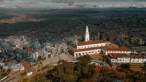 Ruta de Imperdibles: Entre Cielos y Oro, Monserrate y Candelaria