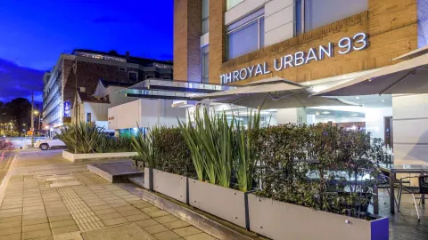 Hotel NH Urban 93