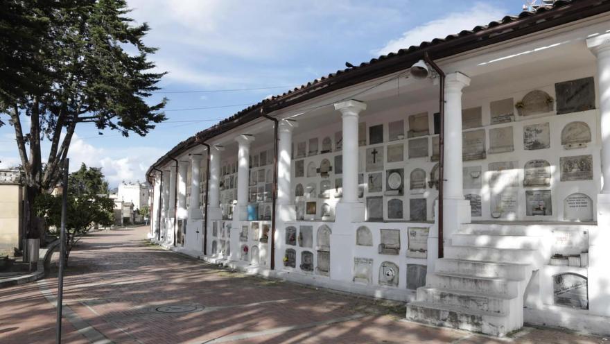 Plano general de criptas blancas dedicadas a osarios.