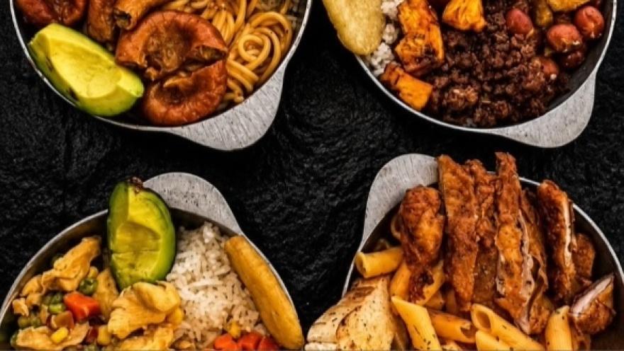 Variedad de platos con carnes, pastas, arroz, vegetales y acompañamientos.