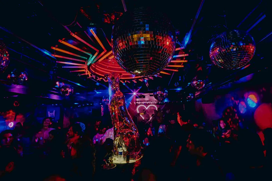 Bares, clubes y vida nocturna